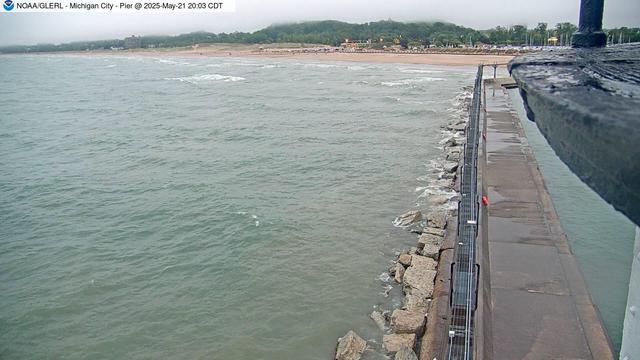 View of Washington Beach from Michigan City East Lighthouse. // Image captured at: 2025-05-22 01:03:01 UTC (about 4 min. prior to this post) // Current Temp in Michigan City: 47.66 F | 8.70 C // Precip: overcast clouds // Wind: NNW at 16.307 mph | 26.24 kph // Humidity: 76%