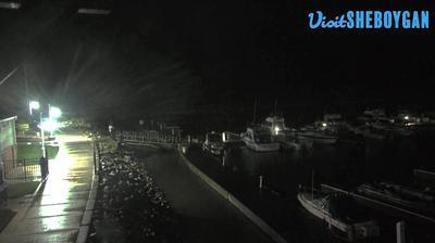 Rotating view of Harbor Center Marina along Lake Michigan. // Image captured at: 2025-05-22 05:20:36 UTC (about 15 min. prior to this post) // Current Temp in Sheboygan: 47.19 F | 8.44 C // Precip: light rain // Wind: WNW at 6.912 mph | 11.12 kph // Humidity: 93%