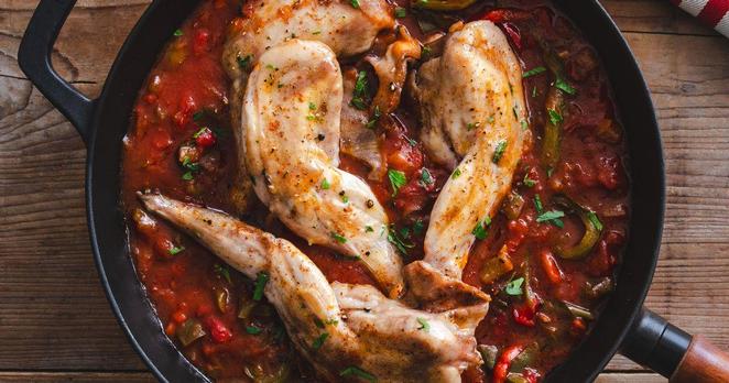 Photo pour la recette Gigolettes de lapin façon basquaise
