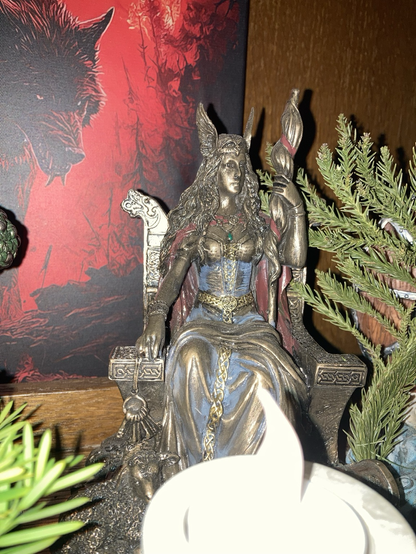 Goddess Frigg statuette 