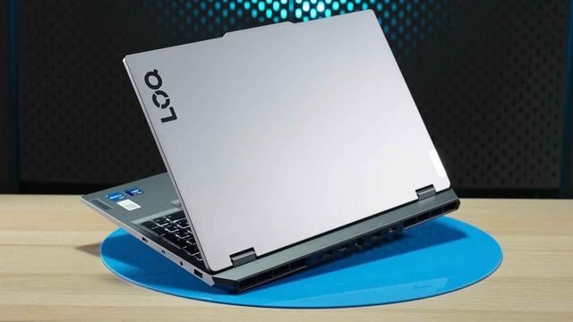 LENOVO LOQ 15IAX9 – i5-12450HX / RTX 2050 4 Go GDDR6 / 16 Go DDR5 / 512 Go SSD / 15,6″ FHD 144 Hz / Windows 11 Home
