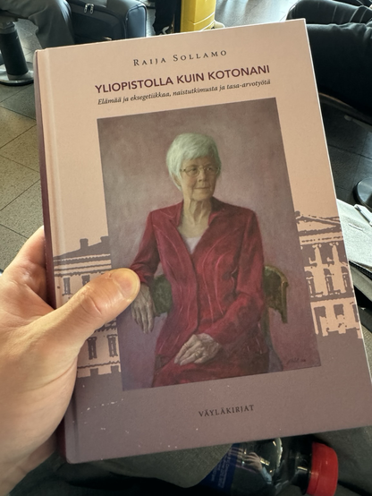Raija Sollamon elämäkerran kansi