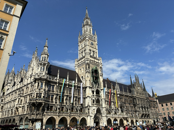 Marienplatz- Rathaus
