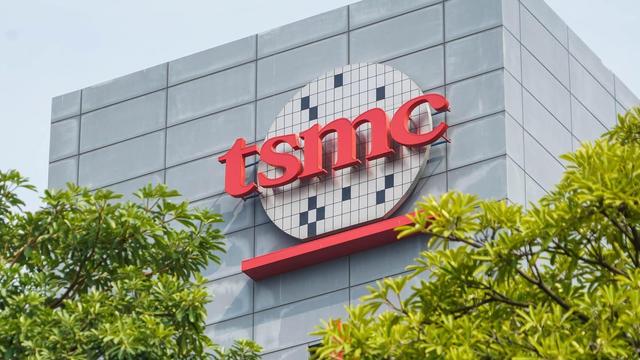 Intel Orders $14 Billion Lunar Lake Chips from TSMC