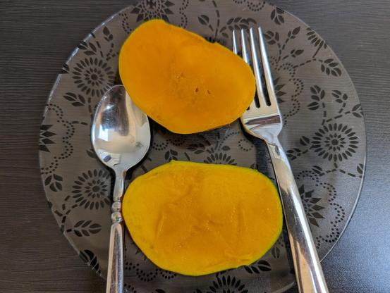 Divine-looking mango slices