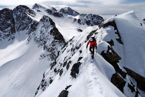 Foto del Pico de Alba (3118 m) en el PN Posets Maladeta (HUESCA)