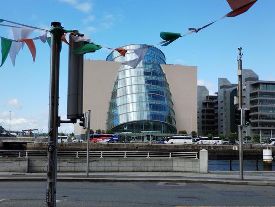 Dublin conferentie centrum.

Kevin Roche (1998)