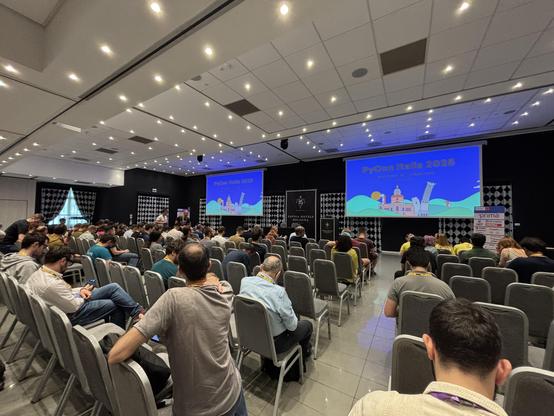 PyCon Italia main room full of people 