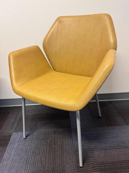 Lot # 96 - Keilhauer Cahoots 9071 4-Leg Base Chair