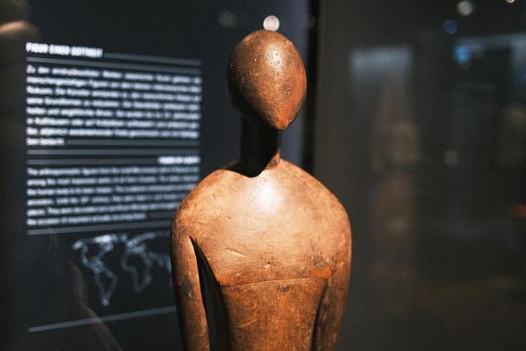 Figure of a deity (oceanic art), Nukuoro, Caroline Islands, Micronesia, 19th century, wood, Rautenstrauch-Joest-Museum, Cologne, Germany. In Buddhist thought, the person as conventionally perceived is not a substantial self (ātman), but rather a provisional designation based on the five skandha — form (rūpa), sensation (vedanā), perception (saṃjñā), mental formations (saṃskāra) and consciousness (vijñāna). Just as this wooden figure evokes the human form without representing an individual person, so too does the self in Buddhist thought emerge from the dynamic interplay of impermanent aggregates, empty of intrinsic essence yet functionally coherent.