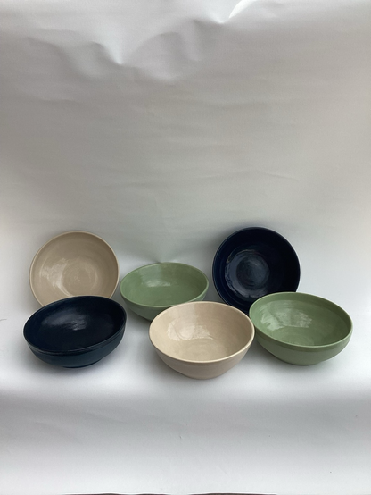 Je 2 Schälchen in beige, dunkelblau und Jadegrün