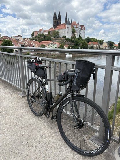 Auf der Elbebrücke in Meißen.