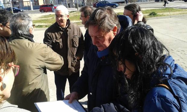 Mariano Pérez Bravo en su visita al distrito Latina para apoyar la lucha contra la especulación urbanística en el Entorno Meaques Retamares