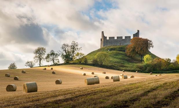 Scotland, castle, field, landscape, sunlight, hills, trees, nature, clouds, yellow, hay bales, stubble field, calm, idyllic, UK, Alnwick Castle