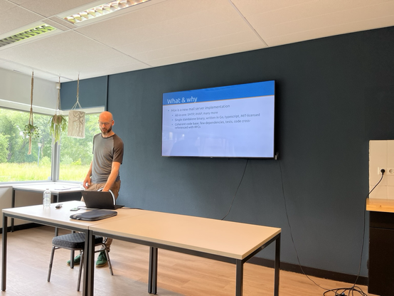 Mechiel presenting