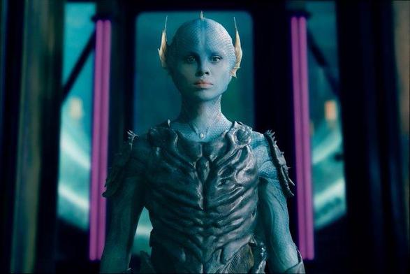 Gugu Mbatha-Raw as the character Salt. Salt is an alien with fish-like feautures. They are blue-green and wear dark-blue-green body armor. They have big light and pointy gills left an right on the head where wear humans usually have ears.