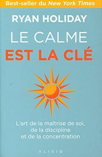  Le calme est la clé : l'art de la maîtrise de soi, de la discipline et de la concentration
Ryan Holiday

« On ne sort pas d'un labyrinthe en courant en tout sens.

Il faut s'arrêter et réfléchir. Il faut marcher lentement et prudemment, canaliser son énergie, sinon on se perd. »

Et si pour mieux réussir, il fallait savoir ralentir ? Dans nos sociétés contemporaines où la vitesse et l'immédiateté sont érigées en valeurs suprêmes, le texte de Ryan Holiday est une invitation à repenser notre rapport au temps et à éprouver le pouvoir de l'attente. Chaque chapitre présente un précepte à réinvestir dans notre quotidien pour cultiver une plus grande sérénité : savoir dire non, apprendre à différer une décision, cultiver le silence, oser se protéger de l'hyper stimulation pour parvenir à distinguer l'essentiel du superflu. Ce sont là les clés essentielles pour mieux maîtriser nos vies.

Garder l'esprit tranquille est une exigeante discipline qui requiert de la persévérance. C'est ce que nous transmet ce livre à travers les récits inspirant d'hommes et de femmes d'exception : sportifs, artistes, philosophes, politiques, qui ont su développer des stratégies pour mieux diriger leurs pensées et atteindre la sérénité requise pour être les maîtres de leur propre destinée.