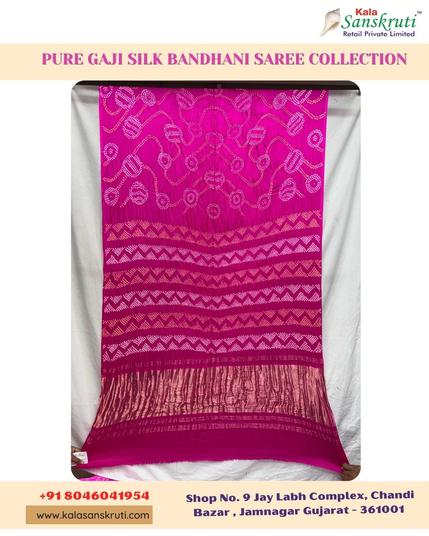 💖Regal elegance embodied in Kalasanskruti Retail's all-over Rani Pink Gaji silk Bandhani saree.💖