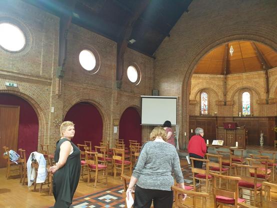Photo prise par 1 des participant·es à l'intérieur de l'église protestante de Liège rédemption. De fond en comble. Journées églises ouvertes