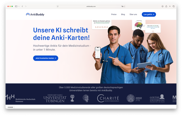 Webseite der Firma AnkiBuddy, dem Hersteller einer KI-basierten Lernsoftware für Medizinstudierende mit einem Banner voller Universitätslogos. Über dem Banner steht "Über 5.000 Medizinstudierende aller großen deutschsprachigen Universitäten lernen bereits mit AnkiBuddy".