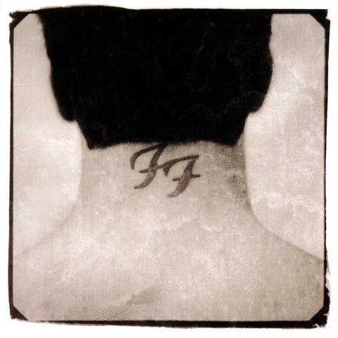 An image of the cover of the album 'There Is Nothing Left to Lose' by Foo Fighters