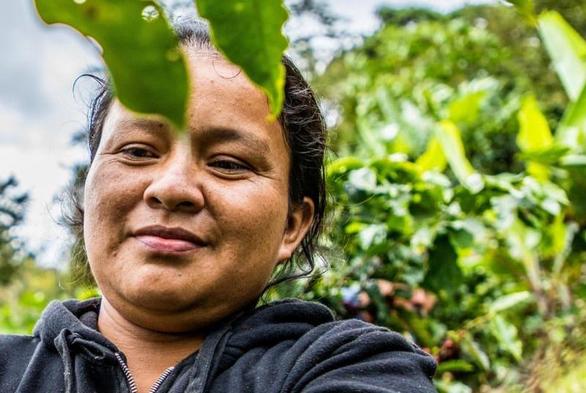 primer plano de mujer caficultora de Nicaragua