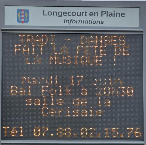 Panneau affichage municipal annonçant notre bal folk gratuit