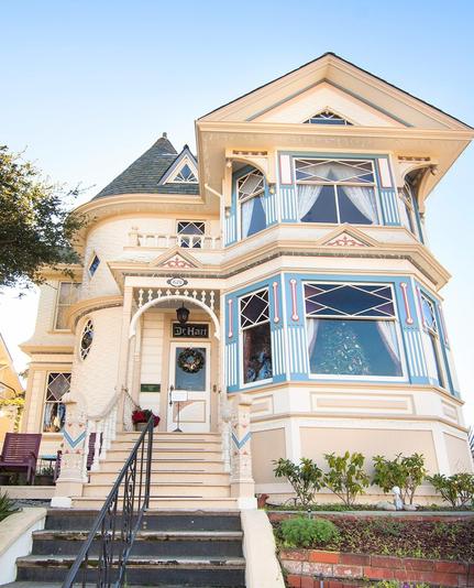 Victoria beach home 