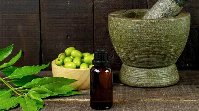 Materials for making herbal medicine.