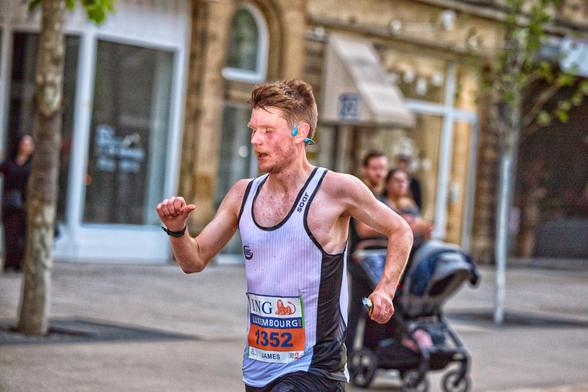 📸 L'ING Night Marathon Luxembourg 2025 a rassemblé 17 000 coureurs et des milliers de spectateurs, avec des courses variées et une ambiance festive. L'événement a également soutenu des causes caritatives et a été salué pour son organisation sans incidents majeurs. https://www.patrick-schanen.org/ing-night-marathon-2025

#INGNightMarathon #INGNightMarathonLuxembourg #Marathon2025 #NightMarathon #Luxembourg #SportLuxembourg #LuxembourgCity #RunLuxembourg #NightRun #Kirchberg