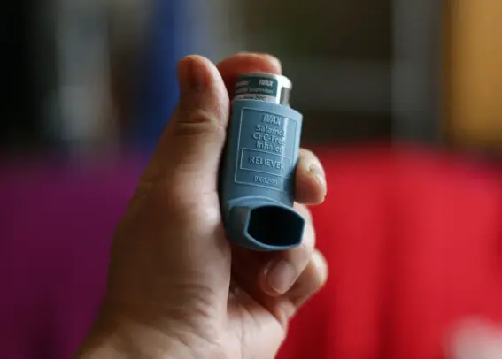 Cette prise en charge, à presque 100 % par l’Assurance Maladie des personnes diabétiques, en soins pour des cancers ou encore des maladies psychiatriques, était déjà dans le viseur du gouvernement en 2024. 