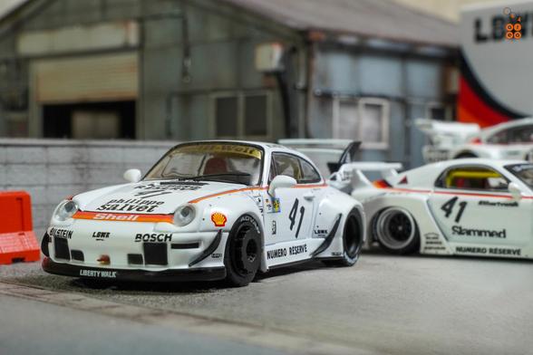 A RWB LBWK 993 Numero Réservé by Tarmac Works in 1:64 scale on AREA 164