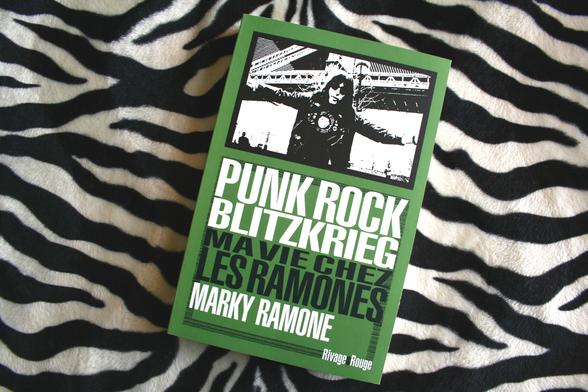 Livre PUNK ROCK BLITZKRIEG - MA VIE CHEZ LES RAMONES 24€