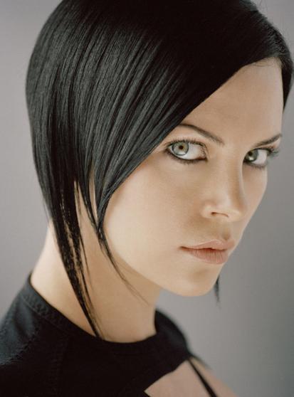 Charlize Theron c'est plus de 𝟓𝟎 𝐅𝐢𝐥𝐦𝐬 
