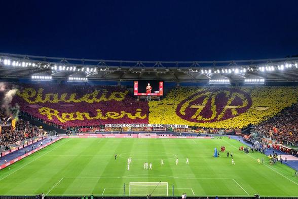 Coreografia della Curva Sud in onore di Claudio Ranieri