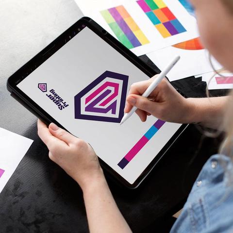 Pack de disseny de logotip professional amb manual d'imatge corporativa a SuperPrinting.cat