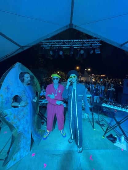 The cluster club's first festival stage. 