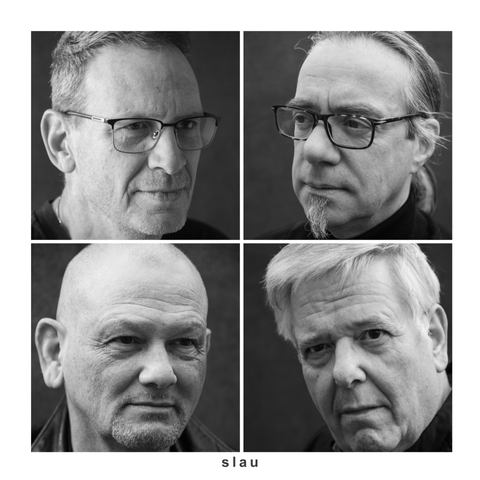 image/png EP Slau hoes van band Slau met 4 zwart wit foto's van portretten ban leden 