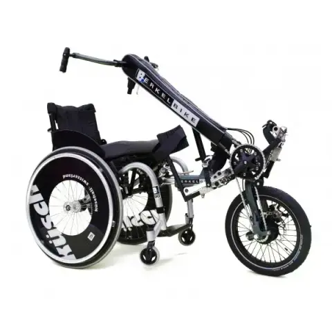 rolstoel met aangekoppelde handbike die een voet trapper en hand trapper/handvat heeft
https://berkelbike.co.uk/product/berkelbike-connect/
