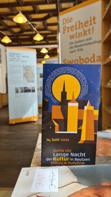 Wanderausstellung Die Freiheit winkt in der Smoler'schen Verlagsbuchhandlung aufgebaut © Sorbisches Institut / Johannes Jack (2025)