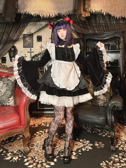 Transforming into Shizuku-tan: A Cosplay Journey