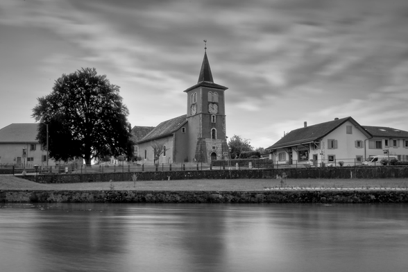 L’Isle, Switzerland, long exposure in black and white.