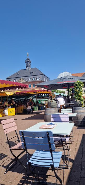 Marktstand vorm Hanauer Rathaus 