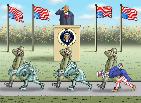 Sur cette illustration satirique, un homme en costume se tient sur une estrade ornée du sceau présidentiel américain, qui a été modifié pour lire "ME THE PEOPLE" au lieu de "WE THE PEOPLE". Il salue alors qu'un défilé militaire passe devant lui. Trois soldats américains marchent au pas, chacun traînant une figure emblématique américaine : la première porte une statue de la Liberté blessée, la seconde une statue de la Liberté effondrée, et la troisième traîne un oncle Sam affaibli. En arrière-plan, plusieurs drapeaux américains sont accrochés à l'envers, symbole de détresse. La scène dépeint une critique de l'état de la démocratie et des valeurs américaines, semblant suggérer qu'elles sont malmenées ou affaiblies sous la présidence représentée.