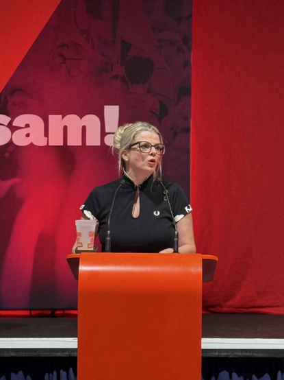 Susi Schaper redet