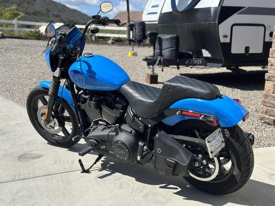 Harley street bob in blue