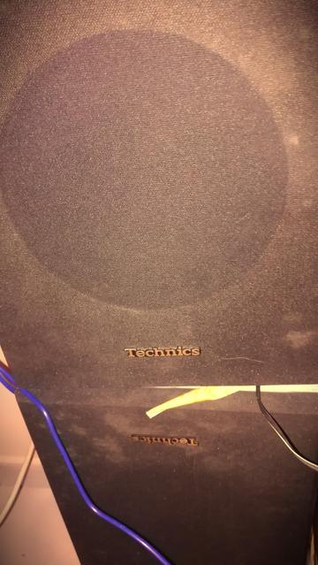 Κλασσικά μπέζ ηχεία TECHNICS φωτογραφήθηκε από μένα Θεόδωρος Μπαχουμάς