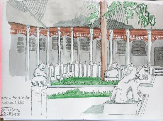 A Chinese courtyard with lions and other animal sculptures. Steles and a museum building in the background.
Une cour chinoise avec des lions et d'autres animaux mythologiques . Des stèles et un batiment de musée dans le fond.