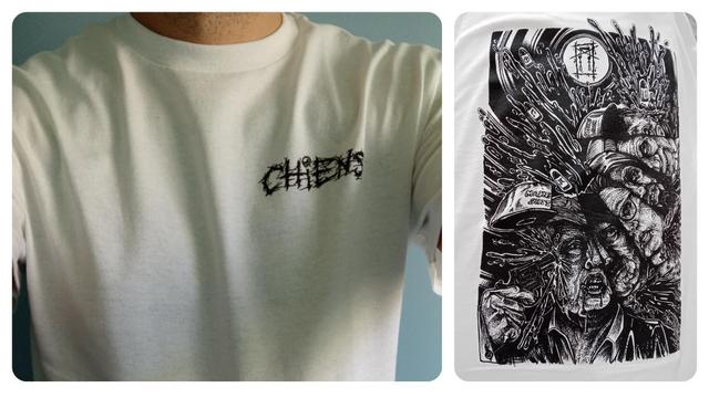 T-shirt blanc du groupe Chiens sobrement intitulé "Dictators". 
Devant c'est discret avec un logo du groupe version grind. 
Dans le dos ça se gâte avec un dessin de dictateurs en train de suicider d'une balle dans la tête. 
C'est un regroupement de portaits en sandwich avec celui du président des États-Unis. 
Ça va que c'est en noir et blanc sinon ce serait bien gore. 
Il vaut mieux utiliser en sweat zippé ou une veste pour aller chercher son enfant à l'école (c'est du vécu).