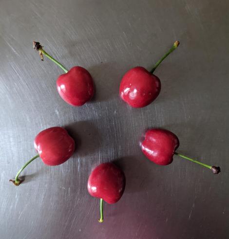 5 cherries 